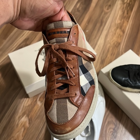 BURBERRY’S sneaker 👟 good conditions for one price great price 🎉🔥 3 Pairs - Picture 7 of 8